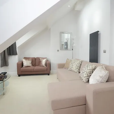 Wenlock Penthouse Apartment